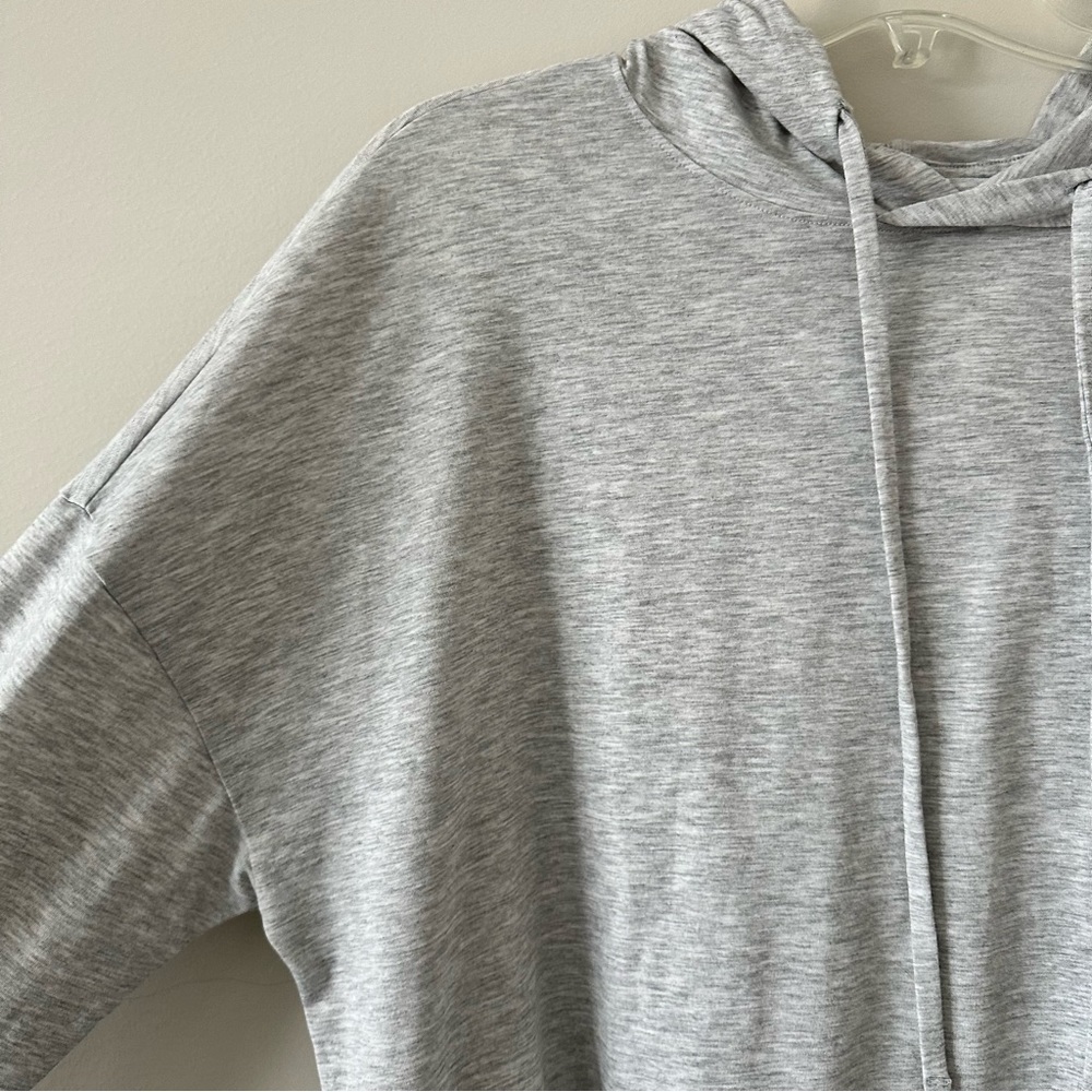 Gapfit gray cropped hoodie - Picture 2 of 3